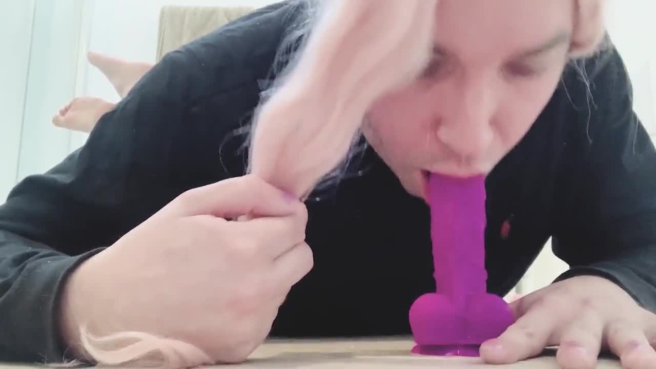 Dildo Facefuck