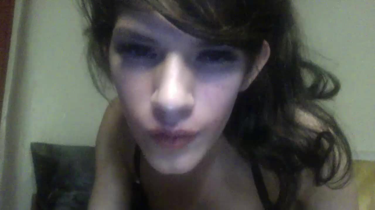 Chatty tgirl webcam tease